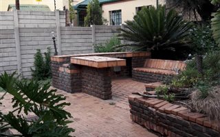 3 Bedroom House in Waterkloof Glen