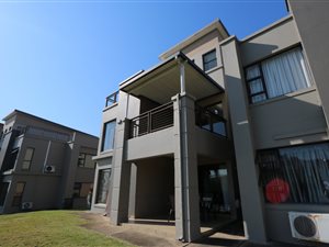 2 Bed Apartment in Palm Lakes Estate
