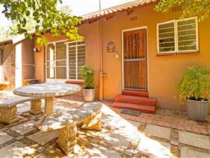 1 Bed Garden Cottage in Johannesburg North
