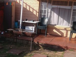 1 Bed Apartment in Swartkops