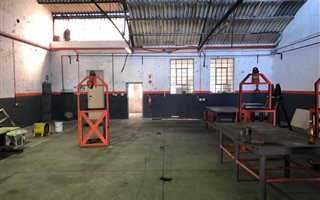 492 m² Industrial space in Kensington