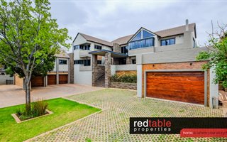 8 Bedroom House in Silver Lakes Golf Estate