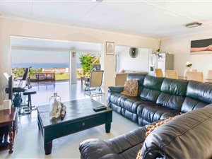 4 Bed House in Beverley Hills Estate