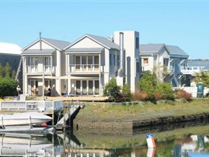 5 Bed House in Thesen Islands
