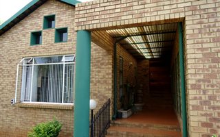 3 Bedroom Duet in Monument Park