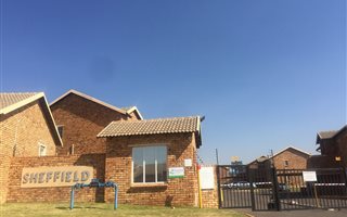 2 Bedroom Townhouse in Chloorkop