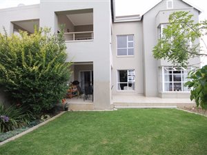 3 Bedroom Apartment in Eagle Canyon Golf Estate