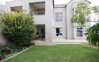 3 Bedroom Apartment in Eagle Canyon Golf Estate