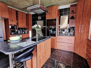 3 Bed House in Lindene