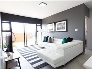 2 Bed Apartment in Lombardy Estate