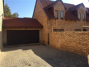 4 Bed House in Willowbrook