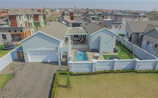4 Bedroom House in Midstream Estate