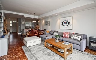 3 Bedroom Apartment in Melrose