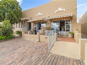 9 Bed House in Ridgeworth
