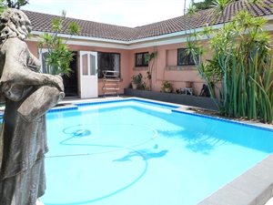 6 Bed House in St Lucia
