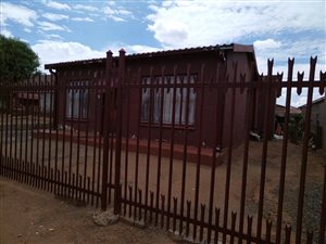 4 Bed House in Blomanda