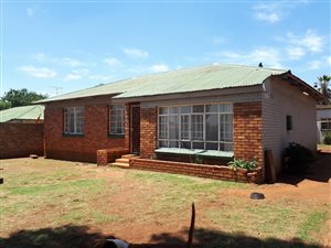 3 Bed House in Selection Park