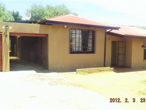 4 Bedroom House in Crown Gardens