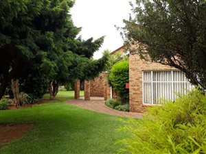2 Bed House in Vanderbijlpark CE5