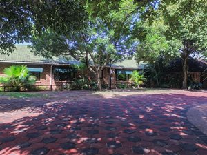 15 Bedroom House in Arboretum