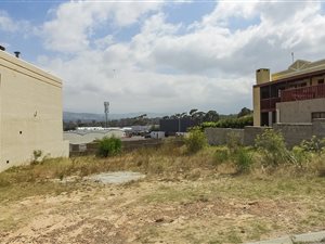 297 m² Land available in Gordons Bay Central