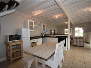 2 Bed Apartment in Keurboomstrand