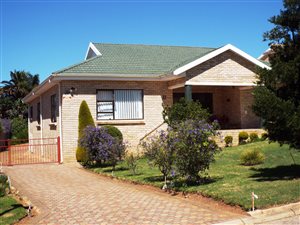 4 Bed House in Hartenbos Heuwels