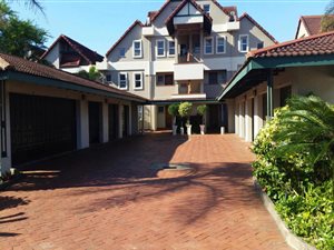 4 Bed House in Meerensee
