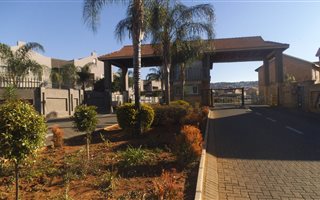2 Bedroom Townhouse in Waterval East