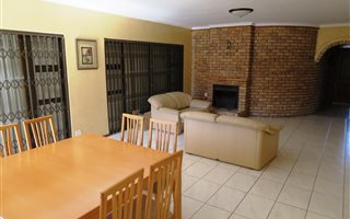 4 Bedroom House in Rondebosch East
