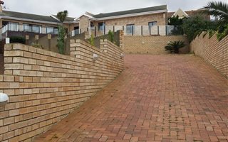 5 Bedroom House in Dana Bay