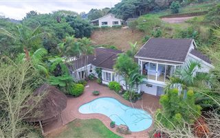 8 Bedroom House in Forest Hills
