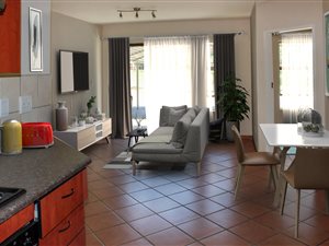 2 Bed Flat in Pollak Park