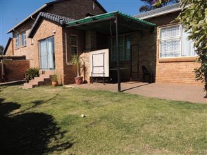 4 Bed Townhouse in Allens Nek