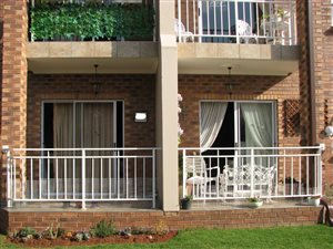 1 Bedroom Townhouse in Benoni North AH