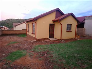 2 Bed House in Mahube Valley