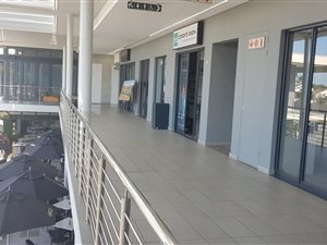 210 m² Retail Space in Sunningdale