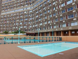 2 Bed Apartment in Amanzimtoti