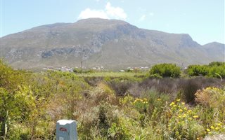 648 m² Land available in Bettys Bay