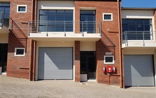 195 m² Industrial space in Greenhills
