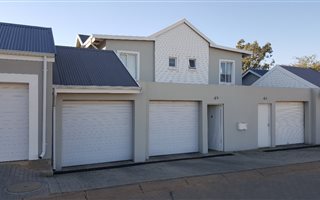 2 Bedroom Duplex in Erasmus Park