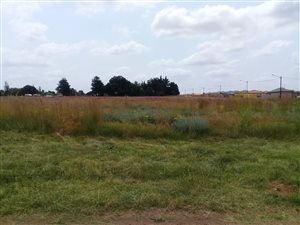 3.6 ha Land available in Cloverdene