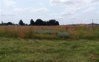 3.6 ha Land available in Cloverdene