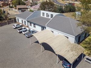 400 m² Commercial space in Die Heuwel