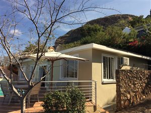 2 Bedroom House in Kosmos