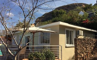2 Bedroom House in Kosmos