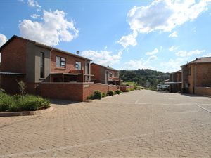 2 Bed Duplex in Helderkruin