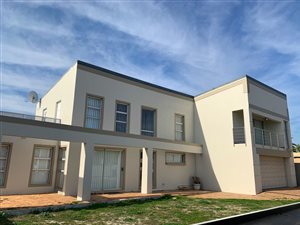 5 Bed House in West Beach