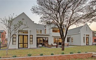4 Bedroom House in Boschkop