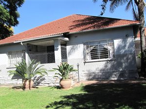 4 Bedroom House in Parkhill Gardens
